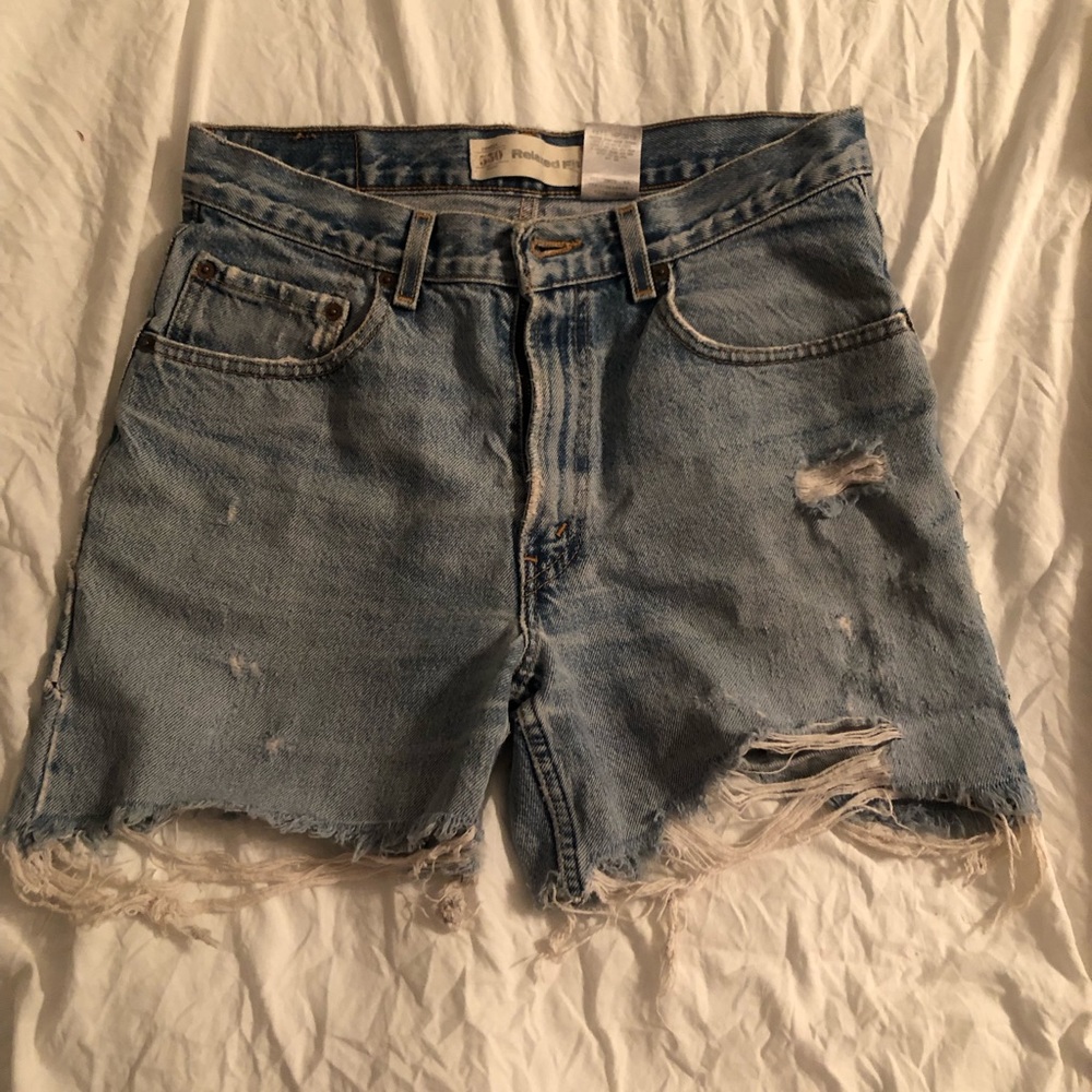 Levi’s cutoff shorts. Distressed. 530 relaxed fit. W30. ♥️